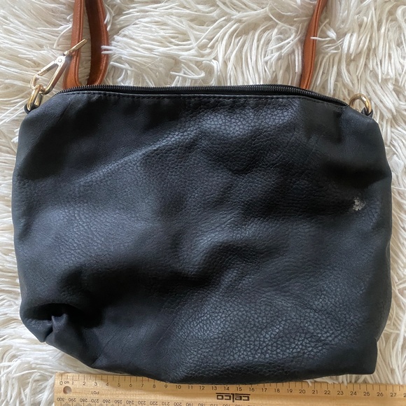 Black Leather Adjustable Shoulder Bag with Coin Purse - Picture 9 of 9